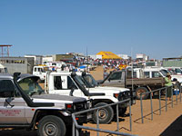 Parkplatz und Bierzelte der Birdsville Races